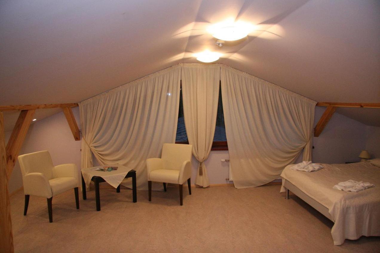 Room In Bb - Valensija - Suite For Two In Nice Hotel Jūrkalne Dış mekan fotoğraf