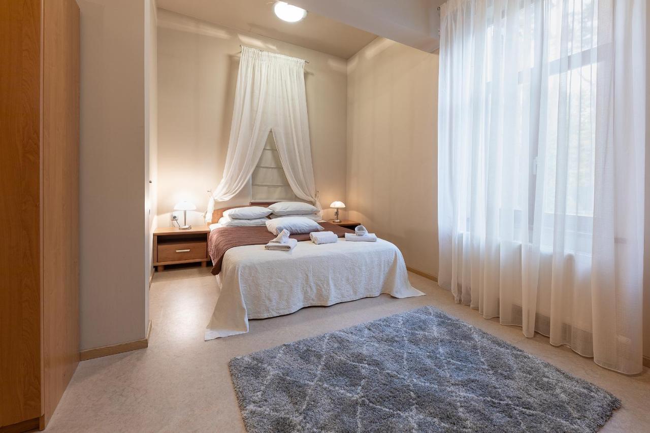 Room In Bb - Valensija - Suite For Two In Nice Hotel Jūrkalne Dış mekan fotoğraf