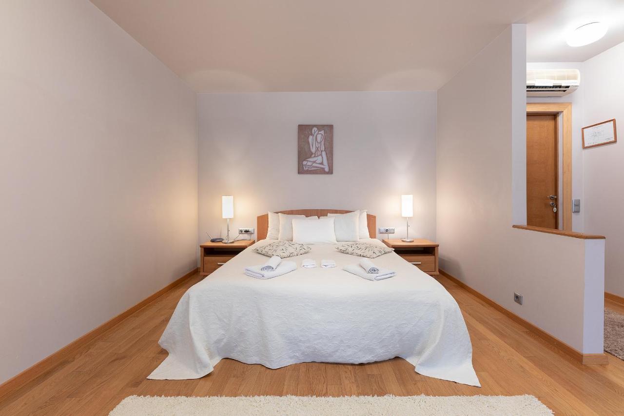 Room In Bb - Valensija - Suite For Two In Nice Hotel Jūrkalne Dış mekan fotoğraf