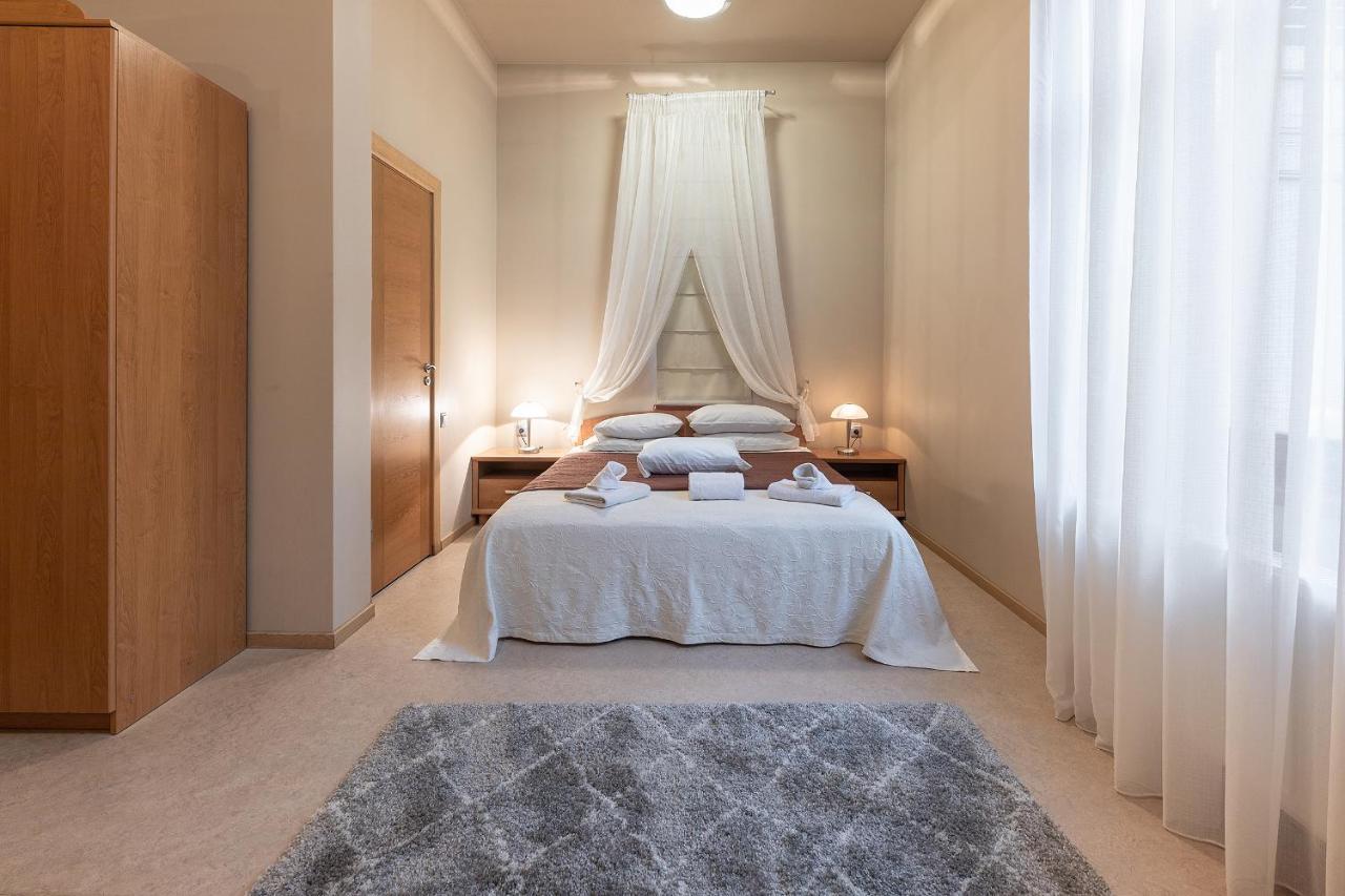 Room In Bb - Valensija - Suite For Two In Nice Hotel Jūrkalne Dış mekan fotoğraf
